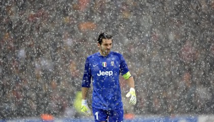 开云电竞在线-狼队主帅公开表扬队员拼搏精神，赞誉不断，狼队人员